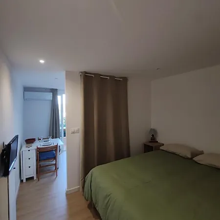 Paisible, Vue Mer, Proche Du Centre *