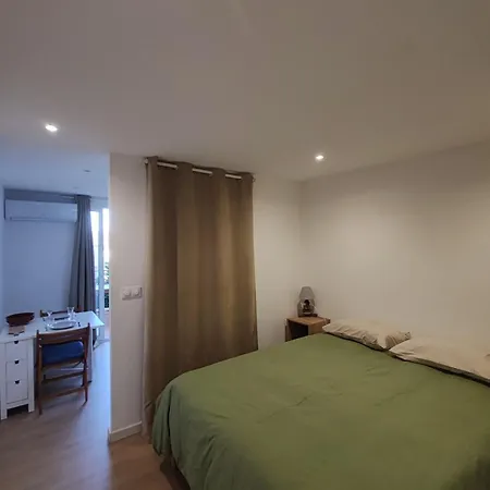 Paisible, Vue Mer, Proche Du Centre *